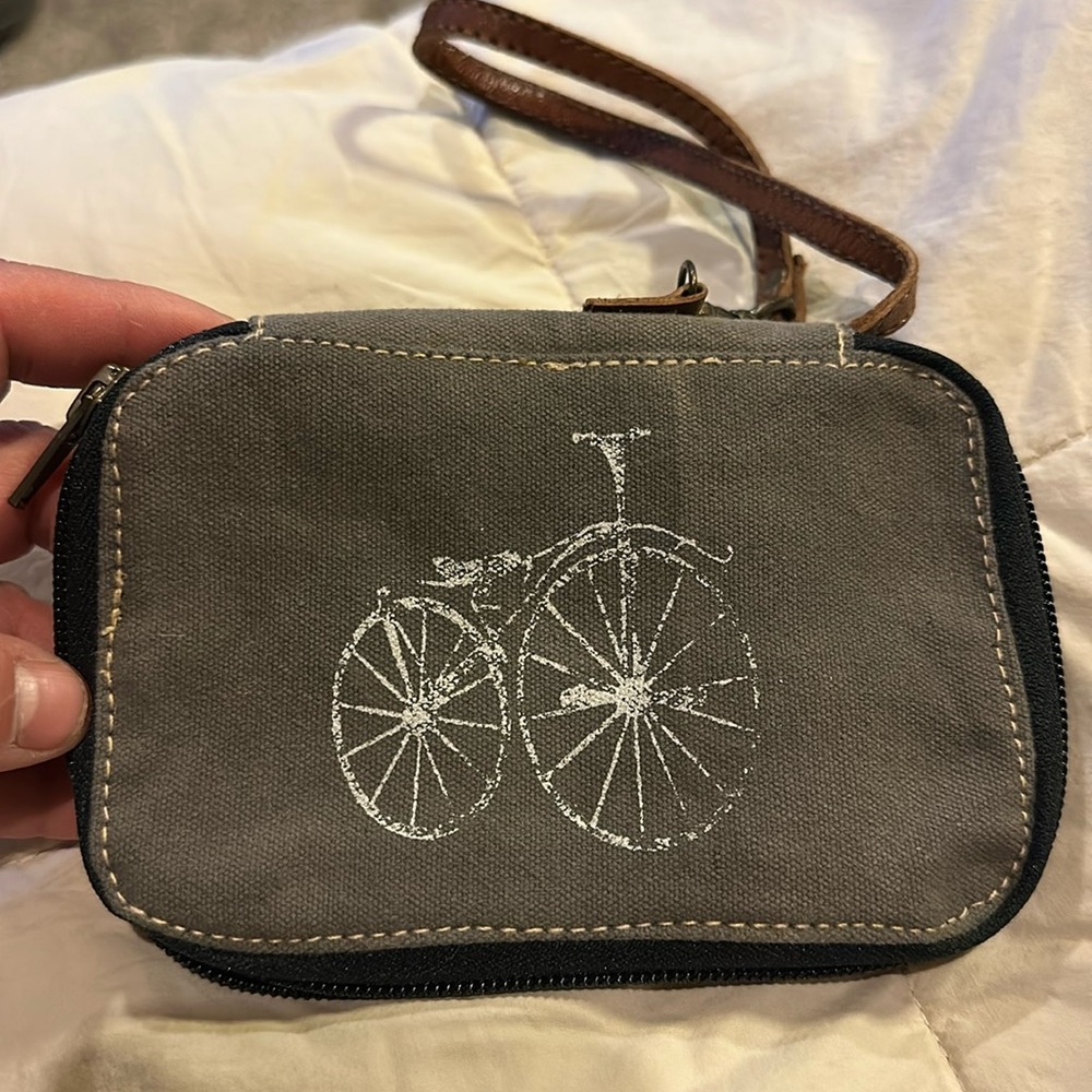 Mona B wristlet New no tag